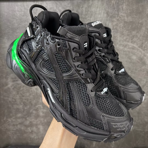 Chaussures de sport décontractées de luxe 2026 de qualité supérieure, baskets noires respirantes avec doublure en maille, style LED, chaussures de basketball - Product Image 1