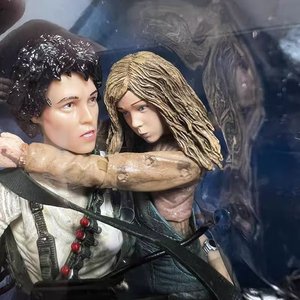 NECA Alien 2 Ellen Ripley Tía y Niña <span class=keywords><strong>Pequeña</strong></span> Set Doble Figura de Acción de PVC y Juguete de Dibujos Animados Altura Total 7 Pulgadas - Product Image 2