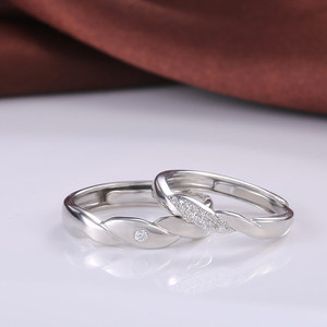 Anello Aperto Minimalista a Onda Unisex con Design Intrecciato, Gioiello di Moda per Uso Quotidiano - Product Image 4