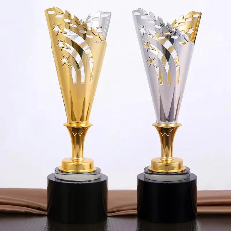 Grosir Pabrik trofi sepak bola logam kustom penghargaan olahraga Dekor rumah Piala Sepak Bola