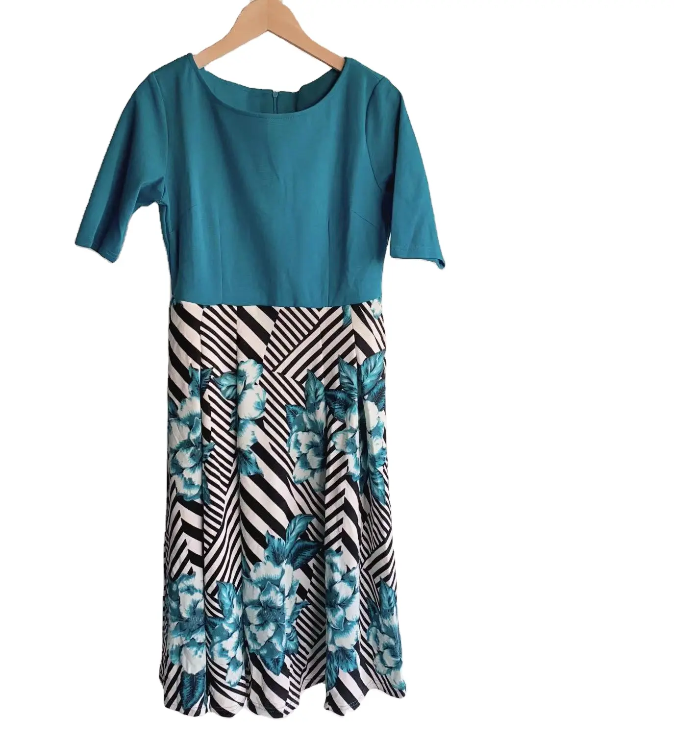 Bulk Großhandel Ausverkauf Amazon Marke Sommerkleider Günstiger Preis Mode langes Kleid mit Stock Lots