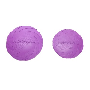 dog o soar frisbee