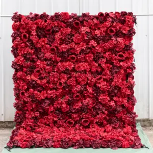 ผนังฉากหลังดอกไม้ประดิษฐ์ทำจากผ้าไหมแผ่นติดผนังลายดอกกุหลาบสีแดงสำหรับปรับแต่งรูปแบบต่างๆ
