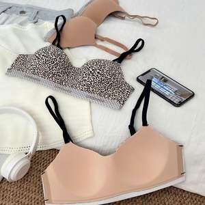 Sujetador Deportivo con Soporte Suave en Forma de W, 3/4 de Copa, Spandex/Nailon, Diseño Retro Moderno con Puntos Ondulados y Conexión Sin Costuras - Product Image 6