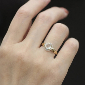 Anello Vintage Stile Pietra di Luna per Donne, Elegante Gioiello da Dito in Stile Corte - Product Image 5