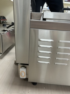 Vente en gros Grande <span class=keywords><strong>friteuse</strong></span> <span class=keywords><strong>professionnelle</strong></span> au gaz pour poulet 18L <span class=keywords><strong>Friteuse</strong></span> <span class=keywords><strong>professionnelle</strong></span> au gaz pour poulet <span class=keywords><strong>avec</strong></span> robinet de <span class=keywords><strong>vidange</strong></span> - Product Image 4