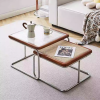 Table basse rétro de luxe médiévale avec verre en acier inoxydable de rotin tissé pour salon pour petit appartement filet rouge