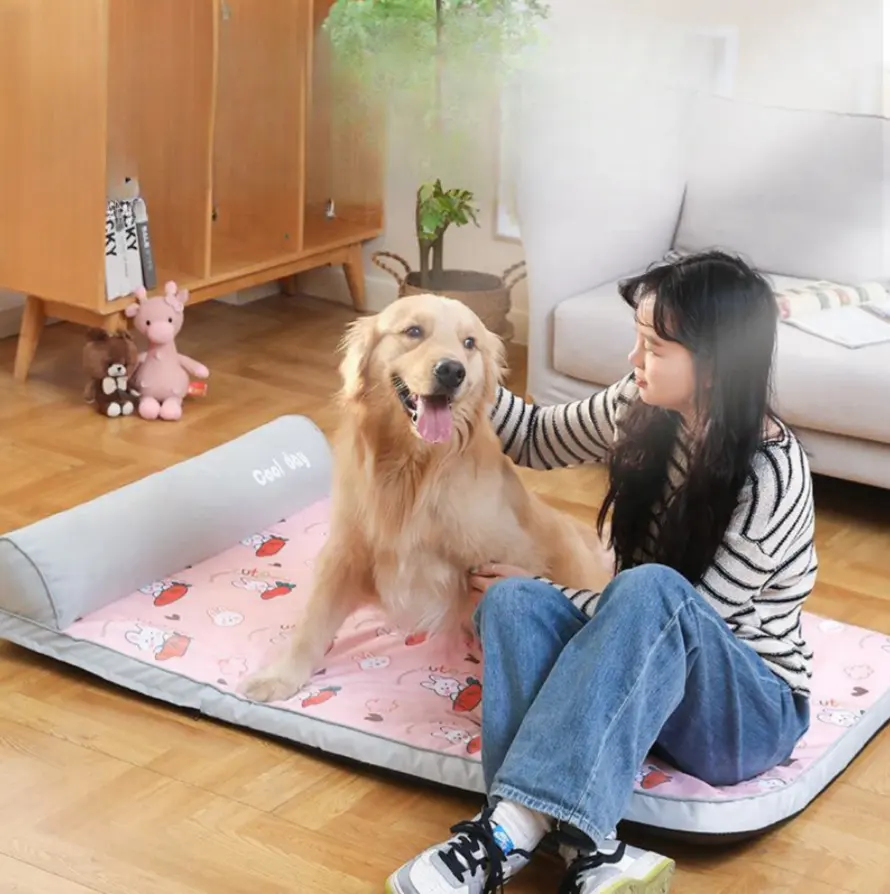 Soie de glace pour chien lit auto-refroidissant lavable pour chat lit coussin tapis avec fond antidérapant avec couverture imperméable et bas chien