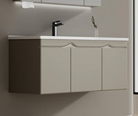 Meuble de salle de bain moderne en contreplaqué gris chaud avec poignée intégrée ondulée, plan de travail en pierre frittée, 2 portes, miroir LED et distributeur de mouchoirs