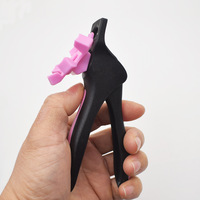 Coupe-ongles en plastique Vente en gros Outils d'art des ongles Coupe-ongles droits Coupe-ongles en forme de U Outils de mise en forme pour doigts