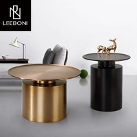 Table d'appoint de luxe pour salon au design moderne Ensemble de 2 tables basses d'appoint Table d'appoint pour salon en métal doré