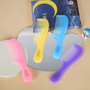 หวีผมแบบซี่ถี่หนา 13 ซม. คละสี สำหรับใช้ในบ้านและนักเรียน - Product Image 1