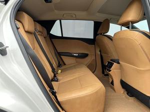 Lexus <span class=keywords><strong>RZ</strong></span> <span class=keywords><strong>2023</strong></span> Modèle 450e SUV Automatique Édition Premium Cuir Foncé Véhicule Purement Électrique Roues R18 Caméra Arrière - Product Image 6