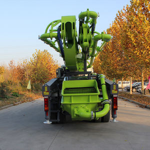 Pompe à béton sur camion avec flèche en forme de R à quatre sections de 37 m, pied de support en forme de X, idéale pour la construction sur site - Product Image 6