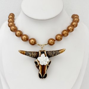 Chaîne <span class=keywords><strong>de</strong></span> perles d'imitation en gros, collier tendance vintage avec pendentif tête <span class=keywords><strong>de</strong></span> <span class=keywords><strong>taureau</strong></span>, bijoux fantaisie, cadeau idéal pour les fêtes et événements. - Product Image 1