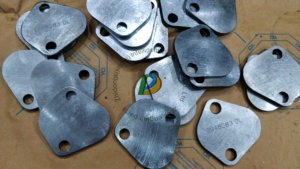 Suku Cadang Mesin OEM ZCEC PC230-7 WA320-3 WA350-5 SAA6D102E-2 COVER PLATE 6736-71-5811 6736715811 - Product Image 4