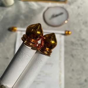 Boîte de Noël de haute qualité, écologique, au design unique, style royal, avec estampage à chaud doré, emballage à pompon et rouleau de papier décoratif - Product Image 4