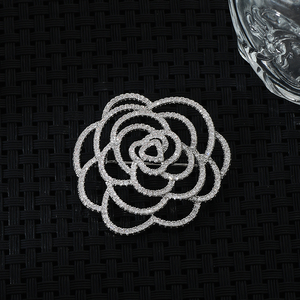 XZ60221 petit <span class=keywords><strong>parfum</strong></span> broche haute qualité femme camélia corsage <span class=keywords><strong>2023</strong></span> nouvelle mode luxe broche accessoires délicat anti-dérapant - Product Image 6
