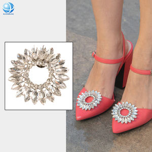 Adornos superiores <span class=keywords><strong>para</strong></span> <span class=keywords><strong>zapatos</strong></span>, Clips <span class=keywords><strong>para</strong></span> <span class=keywords><strong>zapatos</strong></span> con flores de cristal, hebilla de Metal desmontable <span class=keywords><strong>para</strong></span> mujer, sandalia, adorno de vampiro, joyería - Product Image 1