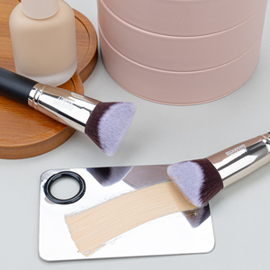 Daily Queen – Ensemble de 3 pinceaux véganes à manche en bois noir <span class=keywords><strong>mat</strong></span> pour fond de teint, fard à paupières et sourcils, poils denses, marque privée - Product Image 3