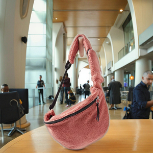 Borsa a Tracolla Casual in Pelliccia Sintetica Grande Capacità per Viaggi - Product Image 5