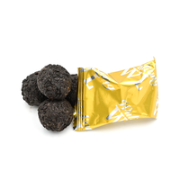 Vente chaude de haute qualité saveur de chocolat croustillant boule de biscuits collations sucrés pris en sandwich biscuits exotiques boîte d'emballage