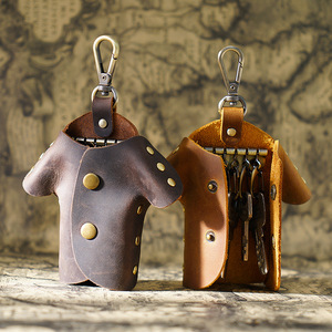 Porte-clés créatif en cuir Crazy Horse – Porte-clés en cuir de vachette véritable en forme de manteau 3D, gravure personnalisée disponible - Product Image 1