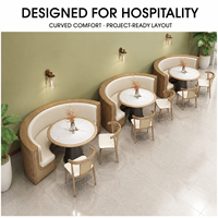 Banquette Courbe avec Structure en Rotin et Coussin Crème, Table Ronde en Marbre avec Piétement Anthracite, Chaises et Tables pour Restaurant et Café