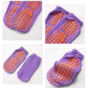 Chaussettes de parc de <span class=keywords><strong>trampoline</strong></span> antidérapantes tricotées à motif solide pour enfants adultes aire de jeux intérieure Jump Grip Bottom Sweat - Product Image 4