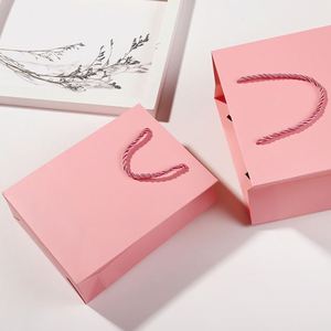 Sac d'emballage pour vêtements personnalisable et sac cadeau en papier cartonné blanc rose - Product Image 3