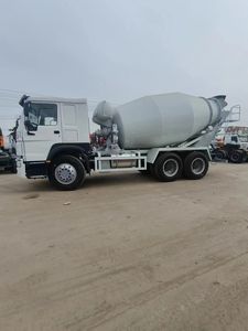 Бетоносмеситель SINOTRUK HOWO 375 л.с. 6x4, Евро II, 12 м³, 10-колесный, для тяжелых условий эксплуатации, для Африки - Product Image 2