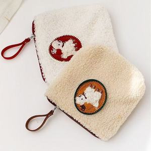 Portefeuilles miniatures en peluche en forme de <span class=keywords><strong>mouton</strong></span> très vendus pour les étudiants, mode, porte-monnaie mignon, sacs de rangement portables pour les voyages en plein air - Product Image 1