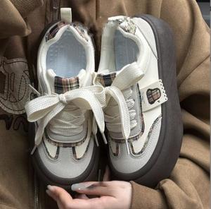 Chaussures décontractées blanches pour femmes, chaussures pour étudiants, légères avec semelle épaisse et souple, petite semelle pour grosse tête - Product Image 3