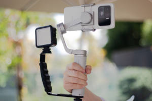 Stabilisateur de cardan pour téléphone portable, original <span class=keywords><strong>Amazon</strong></span>, très demandé, avec équilibrage automatique, perche à selfie, <span class=keywords><strong>trépied</strong></span> et télécommande pour <span class=keywords><strong>smartphone</strong></span> - Product Image 6