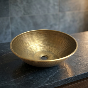 Lavabo de latón Delicate Metals DS-102, acabado martillado en latón antiguo, redondo, de 40 cm, para baños de lujo. - Product Image 1