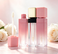 Tube de brillant à lèvres carré rose dégradé vide en gros, 8 ml, avec capuchon doré, emballage cosmétique