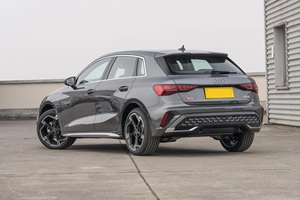 Audi <span class=keywords><strong>A3</strong></span> <span class=keywords><strong>35</strong></span> <span class=keywords><strong>TFSI</strong></span> Edición 1 2023 Usado, Disponible Recientemente, Auto de Gasolina de 5 Puertas con Transmisión S Tronic en Venta - Product Image 5