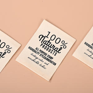 ป้ายคอ<span class=keywords><strong>เสื้อผ้า</strong></span>สตรีและเด็กแบบสั่งทำพิเศษสำหรับมืออาชีพ ป้ายทอโพลีเอสเตอร์รูปสี่เหลี่ยมผืนผ้า พิมพ์ตราสินค้า ป้ายบอกวิธีซักผ้า - Product Image 1