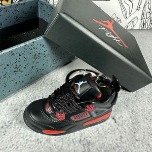 กล่องใส่รองเท้ารุ่น <span class=keywords><strong>AJ4</strong></span> สำหรับ 4 คู่ พร้อมพวงกุญแจรูปรองเท้าบาสเก็ตบอลสุดเทรนดี้ รุ่น 2548RTEF - Product Image 6