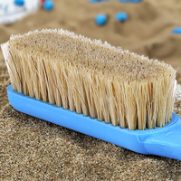 Brosse en plastique One Stone pour prises d'escalade en bois et hangboard