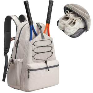 Ropa deportiva y bolsa para equipo de exterior - Product Image 1
