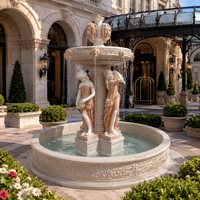 Fuente de jardín exterior con figuras clásicas y elemento acuático, de mármol Rosa Nublado, para plaza.