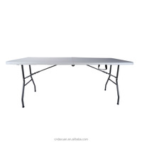Table pliante en plastique de conception moderne, mobilier d'extérieur, 6 pieds, rectangulaire, blanche, plateau de table en HDPE écologique pour une utilisation en extérieur