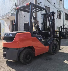 Montacargas Diésel Usado Komatsu/MITSUBISHI/TCM de 2.5/3/4/5/7/10/15/16/25/30 Toneladas, TOYOTA 8FD30 con Triple Mando en Shanghái, en Venta - Product Image 2