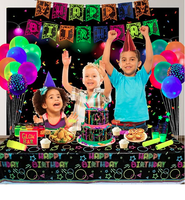 Nappe personnalisée imprimée en non-tissé pour fêtes, anniversaires, mariages, événements – Design coloré, jetable, vente en gros
