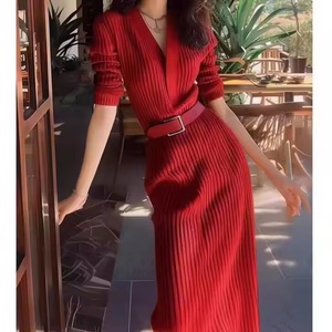 Robe longue élégante de style européen classique haut de gamme, col en V, tricot naturel uni, décontractée, écologique, pour l'automne et l'hiver - Product Image 3