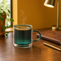 Tasses en verre borosilicate à double paroi de 240 ml (8 oz) avec poignée colorée pour le latte, le café, le thé, le lait