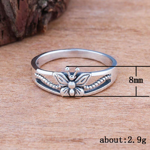 Anello Minimalista a Farfalla per Donne, Elegante Stile Vintage, Gioiello di Moda Quotidiana - Product Image 3