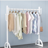Porte-manteau sur pied en métal de style moderne et simple, organisateur de rangement pour chambre à coucher avec séchoir à linge mobile pour intérieur domestique