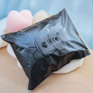 Low Moq 50pcs Red Matte Mailer BAG 10*13 Custom Black Express Bag 14*17 Polymailer Mailing Packaging Shipping Bag for <b>Clothes</b> - Product Image 2
